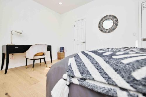 East Austin Artistic Home East Austin Artistic Home