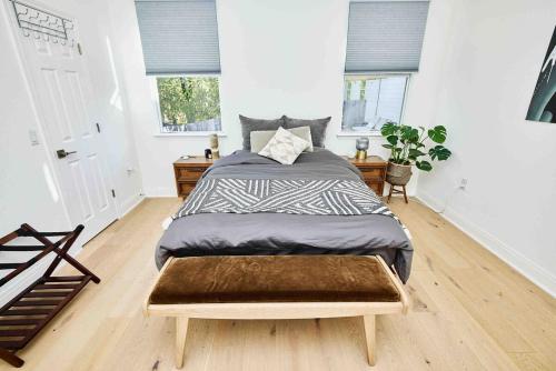 East Austin Artistic Home East Austin Artistic Home