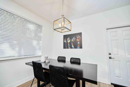 East Austin Artistic Home East Austin Artistic Home