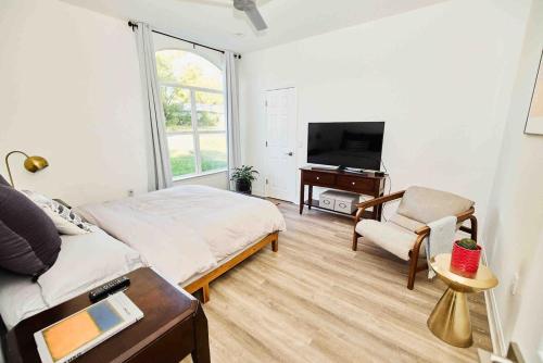 East Austin Artistic Home East Austin Artistic Home