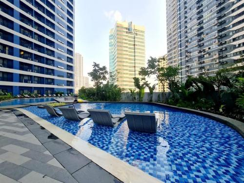 Condo in Makati Staycation, Манила