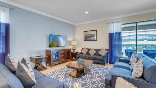 Apartment room in Windsor at Westside Resort 8 Bedroom Pool Spa Home 0956