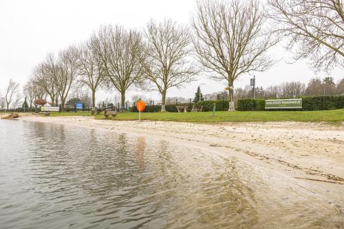 สภาพแวดล้อมโดยรอบ, Maasparcje ecoLodge K2 Roermond in เรอมอนด์