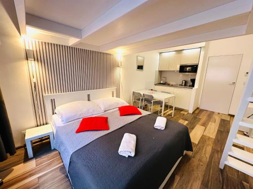 Elly Modern Oldtown Apartments 5