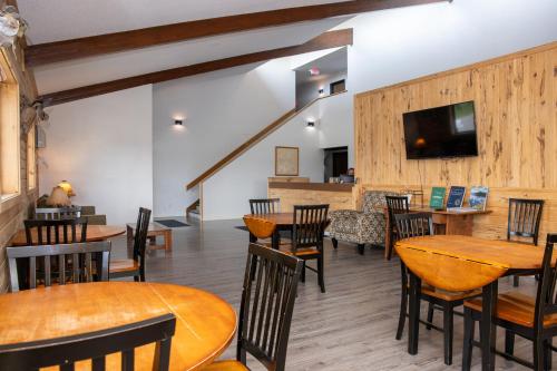 Walleye Inn - main image