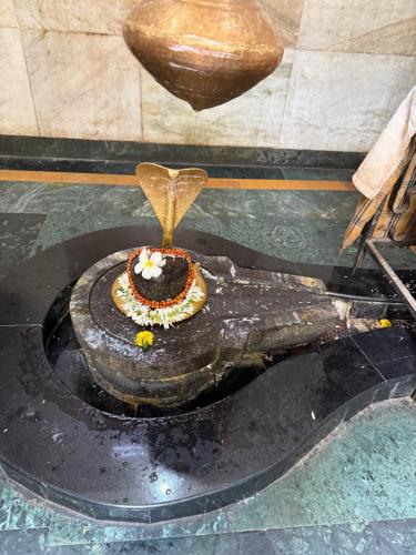 HOTEL GRKK - Near Shri Saibaba Samadhi Temple Shirdi in ศิวะนคร