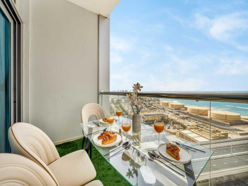 Luxurious 2BR Stay Marina View, Dubái