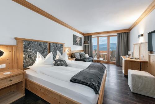 Hotel Edelweiss Room Type - Comfort Double Room with Mountain View Hotel Edelweiss Room Type - Comfort Double Room with Mountain View
