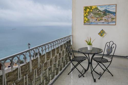 2 bedrooms, 4 beds
