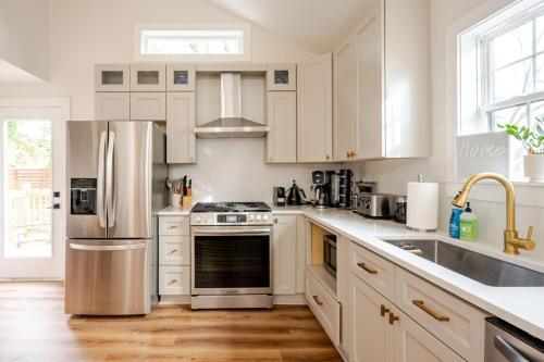 4bd 4mins to Duke and Downtown E-bike Firepit in Durham, USA