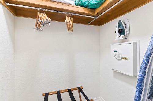 Apartment image 8