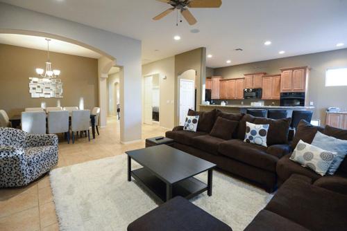 Simply Irresistible in Sonoran Foothills