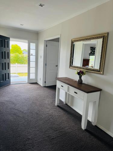 Seaside Luxury 4bedroom House, Auckland (photo 6)