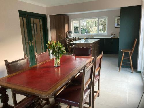 設施, Runnymede House in 萊格莫爾