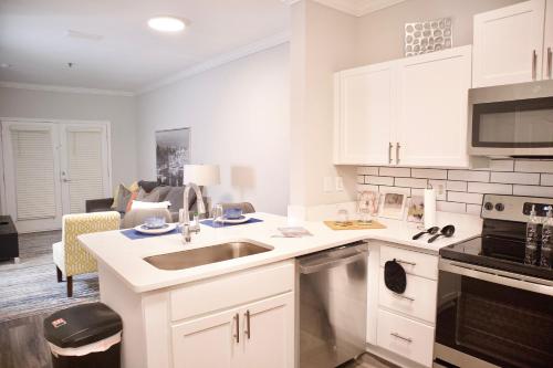 Buckhead palace in Lindridge-Martin Manor