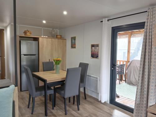 MH 558 SPACIOSA 2 chambres ET 1 salle de bain 45m2 2 terrasses avec vue sur foret dans camping 4étoiles MH 558 SPACIOSA 2 chambres ET 1 salle de bain 45m2 2 terrasses avec vue sur foret dans camping 4étoiles