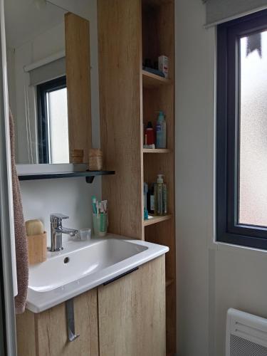 MH 558 SPACIOSA 2 chambres ET 1 salle de bain 45m2 2 terrasses avec vue sur foret dans camping 4étoiles MH 558 SPACIOSA 2 chambres ET 1 salle de bain 45m2 2 terrasses avec vue sur foret dans camping 4étoiles