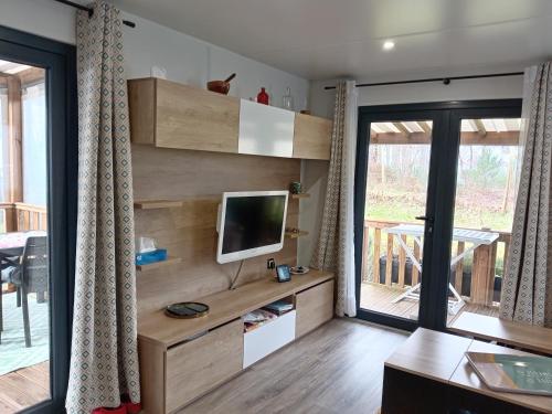 MH 558 SPACIOSA 2 chambres ET 1 salle de bain 45m2 2 terrasses avec vue sur foret dans camping 4étoiles MH 558 SPACIOSA 2 chambres ET 1 salle de bain 45m2 2 terrasses avec vue sur foret dans camping 4étoiles