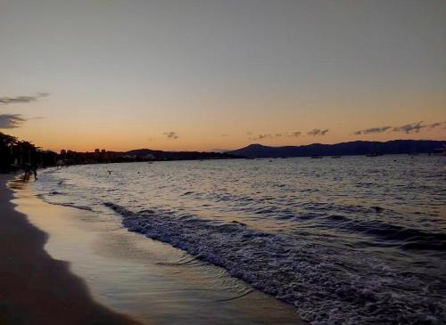 Ap 50m do Mar, no Coração da Praia de Fora, Palhoça