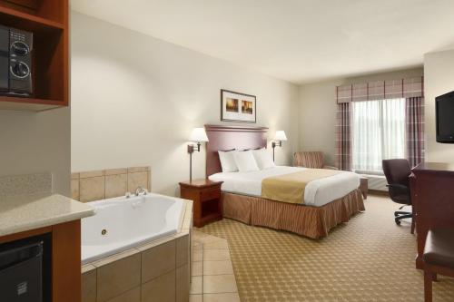 Country Inn & Suites by Radisson, Tifton, GA