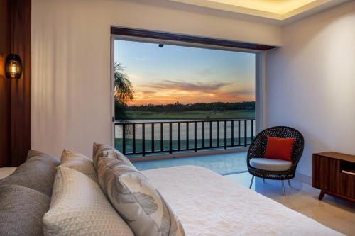 El Encanto, Stunning Views and Premier Golf Access