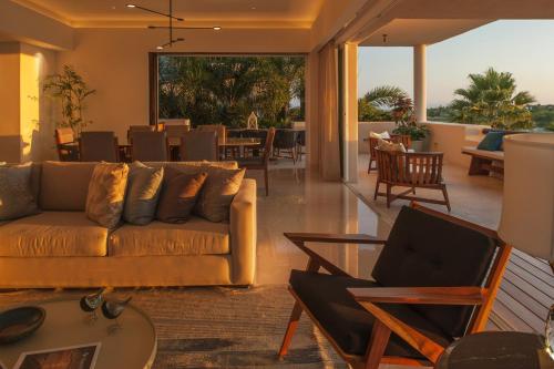 El Encanto, Stunning Views and Premier Golf Access