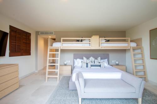 El Encanto, Stunning Views and Premier Golf Access