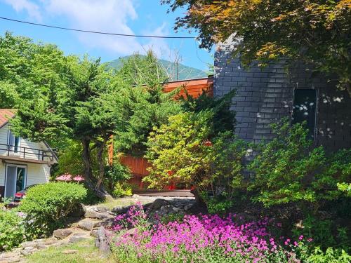 Jecheon Areumdaun Sesang Pension in แพ็กอุน-มย็อน