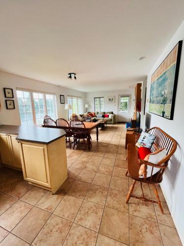 Water front Golden Lake cottage - Calm and peaceful in 瓦爾達維德