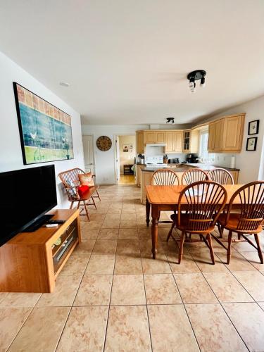 Water front Golden Lake cottage - Calm and peaceful in 瓦爾達維德