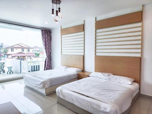 Kempas -- 32 Pax SemiD, Near Paradigm Mall JB