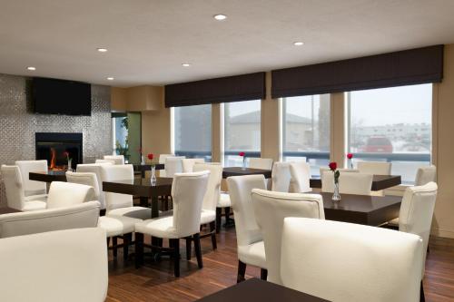 Pub/Lounge, Days Inn by Wyndham Regina in Regina (SK)