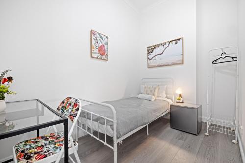 Traditional Single Room - Ideally Located at Kensington - Shared Bathroom