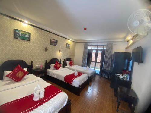 Triple Room with Terrace image 4