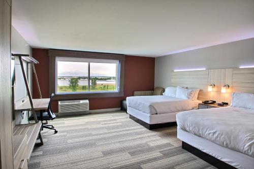 Holiday Inn Express & Suites Fond Du Lac, an IHG Hotel