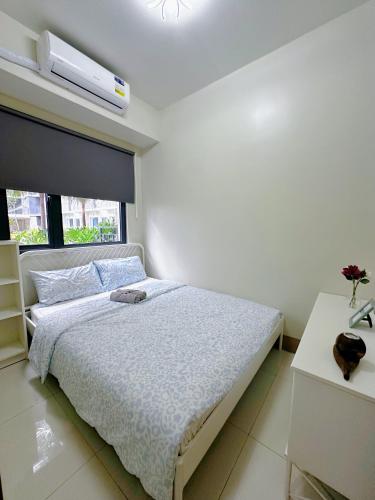 One bedroom condo 5 minutes walking distance at Mall of Asia, Manila