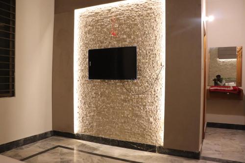 Facilities, Hayat Grand -Family Guest House in Islamabad