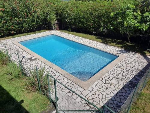 Úszómedence, Fare Hibiscus in To'ahotu