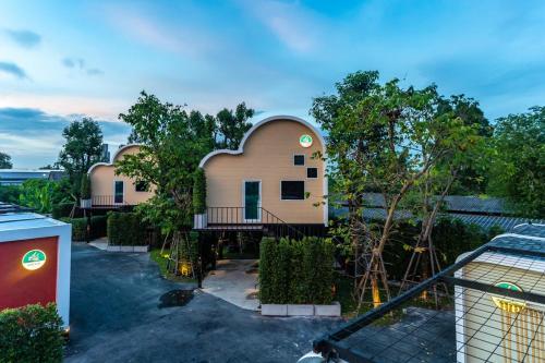 NY Resort Nonthaburi – Nonthaburi, NY