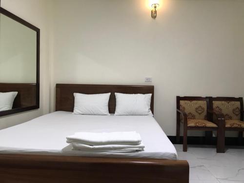 Double Room with Private Bathroom image 5