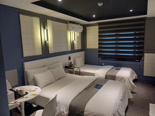 Twin Room with Bath