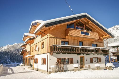  Ronjas Hütte in Bach