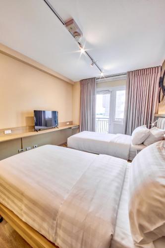 2 twin beds