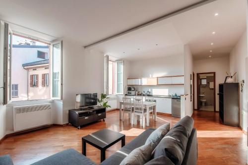 One-Bedroom Apartment image 10