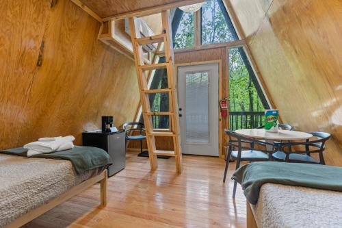 A-Frames Under the Canopy - Entire Property, Rogers (zdjęcie 4)