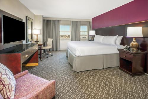 Astor Crowne Plaza New Orleans French Quarter Corner of Bourbon and Canal - image 8