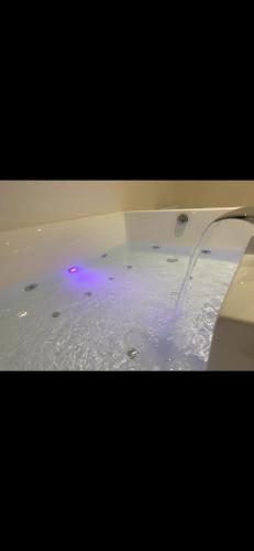 Night Dream-jacuzzi-romantic in Невер