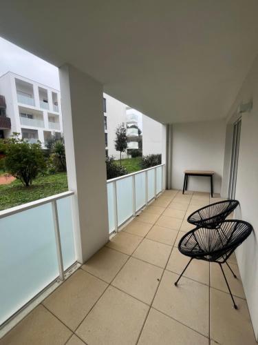 Facilities, Joli T2 Terrasse Parking prive Confort in Tournezy