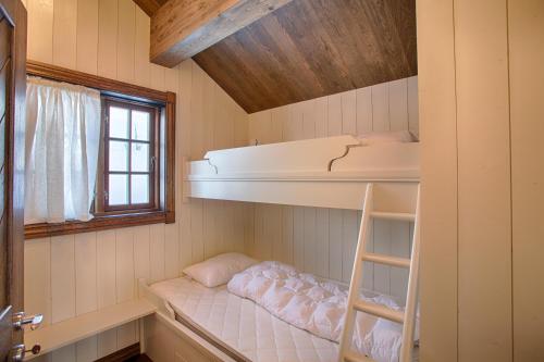 Mountain Retreat Near Hiking and Skiing