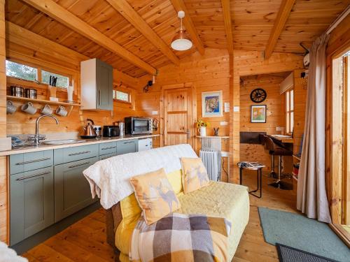 Koplietošanas atpūtas telpa ar TV, Finest Retreats - Pottles Retreat in Surlingham